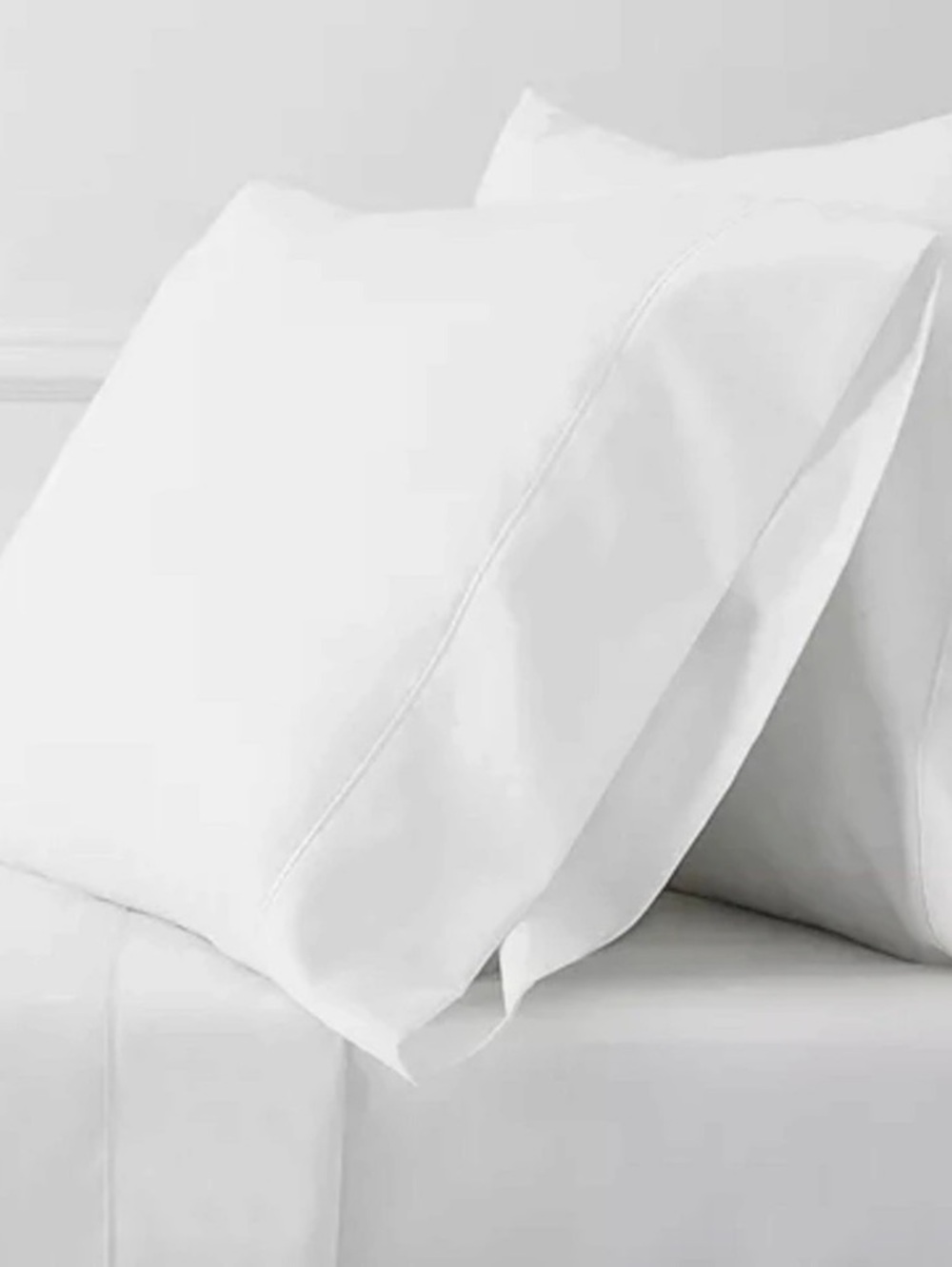 NEVER USED Hudson Park Collection 500 Thread Count White Pillowcase Pair